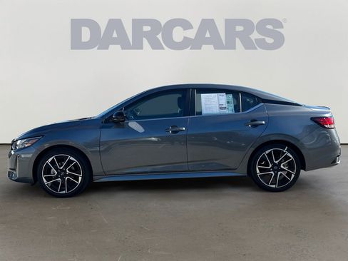 Used 2025 Nissan Sentra SR image 3