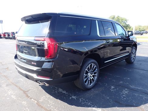 New 2026 GMC Yukon XL Denali w/ Sun & Power Step Package image 10