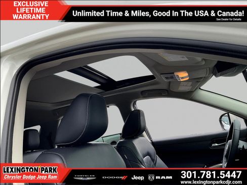 Used 2024 Nissan Pathfinder Platinum AWD/4WD image 27
