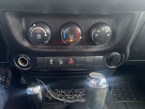 Used 2016 Jeep Wrangler Unlimited Sport w/ Connectivity Group image 17