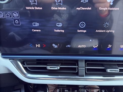 New 2026 Chevrolet Equinox EV LT image 18