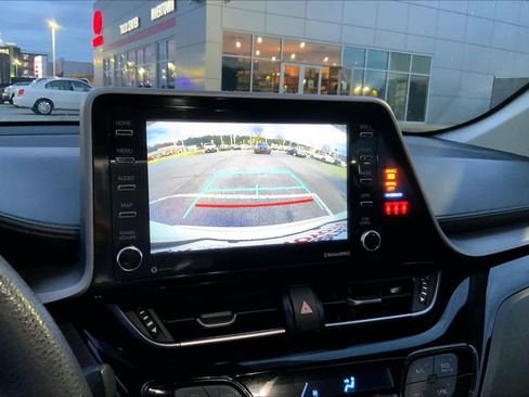 Used 2021 Toyota C-HR LE image 27