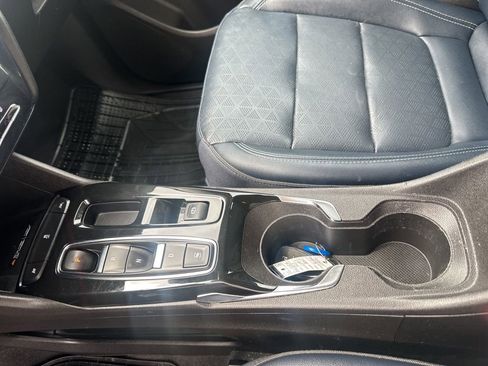 Used 2023 Chevrolet Bolt EUV LT w/ Convenience Package FWD image 19