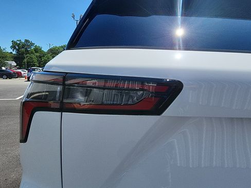 New 2026 Chevrolet Equinox LT w/ Convenience Package II FWD image 13