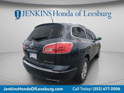 Used 2017 Buick Enclave Leather FWD image 3