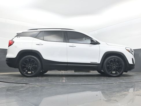 Used 2020 GMC Terrain SLE w/ Driver Convenience Package FWD image 28