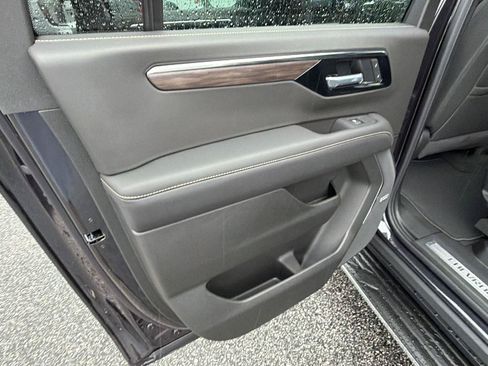 New 2026 Chevrolet Suburban Premier w/ Sun And Tow Package AWD/4WD image 15