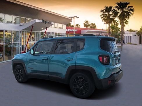 Used 2020 Jeep Renegade Altitude FWD image 5