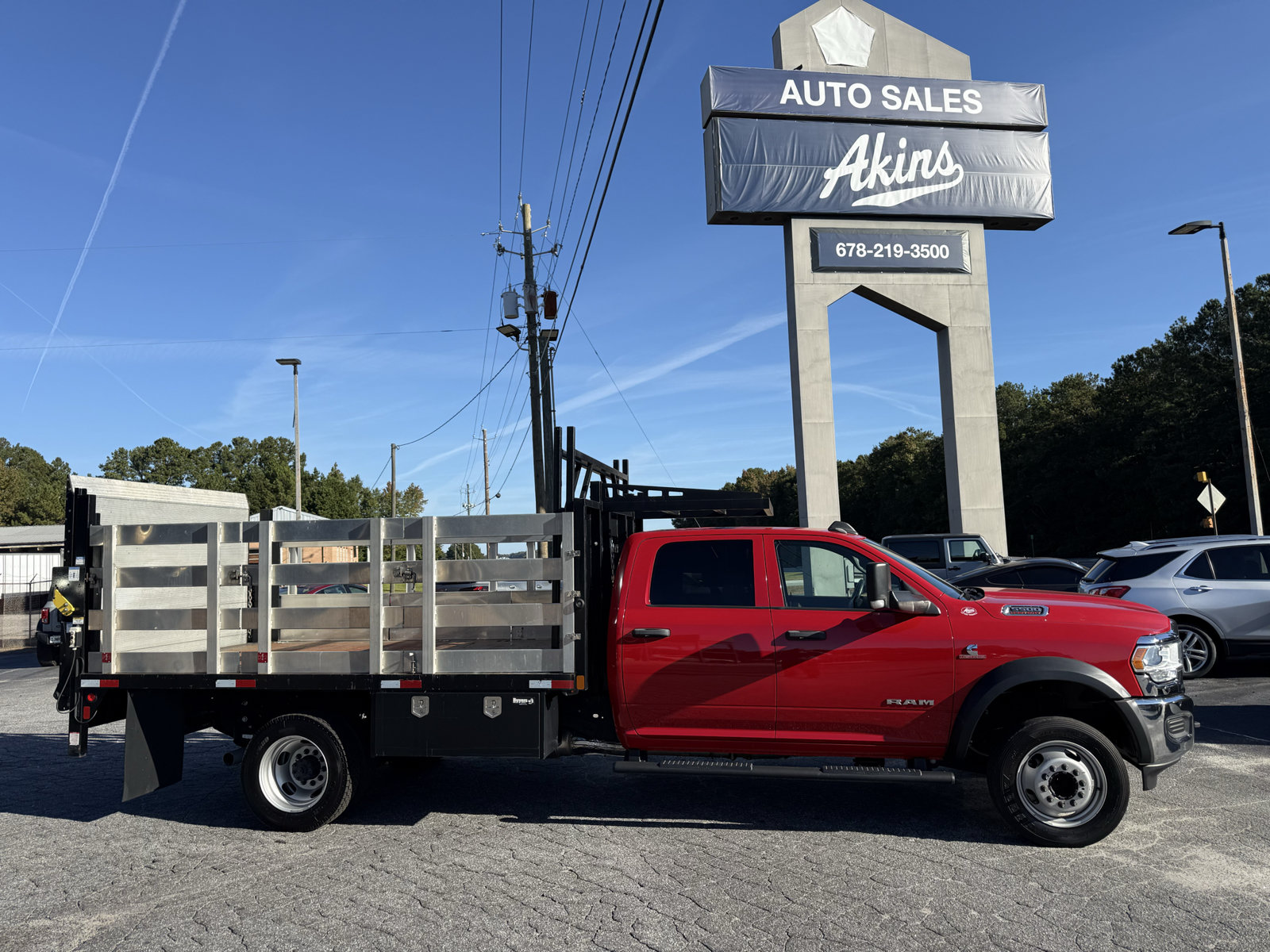 Used 2022 RAM 5500 Tradesman w/ Chrome Appearance Group RWD image 1