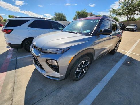 Used 2023 Chevrolet TrailBlazer RS FWD image 3