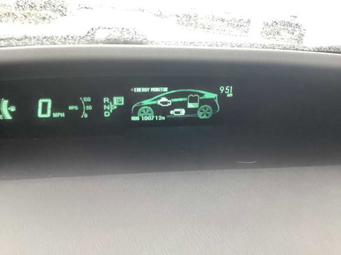 Used 2011 Toyota Prius Five w/ Navigation Pkg image 19