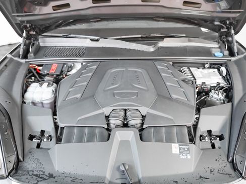 New 2026 Porsche Cayenne GTS image 13