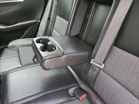Used 2018 Chevrolet Impala LT image 30