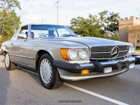 Used 1987 Mercedes-Benz 560 SL image 16