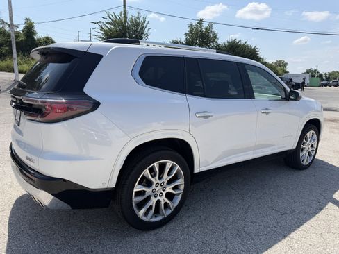 Used 2024 GMC Acadia Denali w/ Super Cruise Package FWD image 7