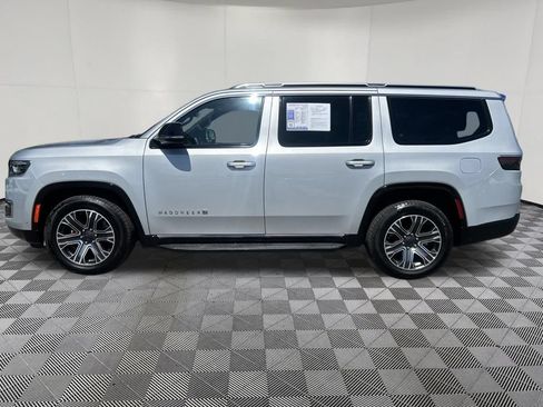 Used 2024 Jeep Wagoneer Series II w/ Flexible Seating Group AWD/4WD image 4
