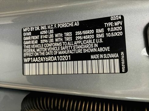 Used 2024 Porsche Cayenne image 57