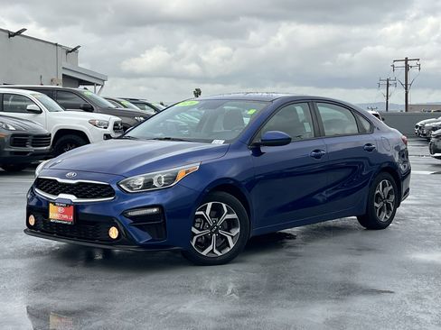 Used 2020 Kia Forte LXS image 2