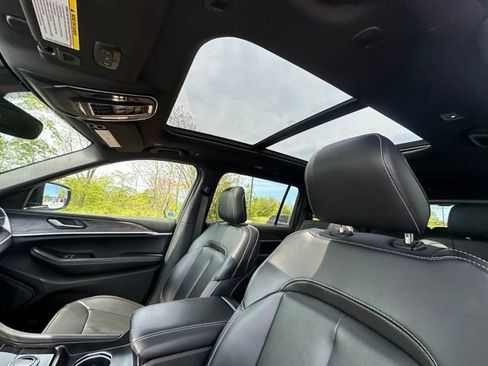 Used 2025 Jeep Grand Cherokee L Limited image 25