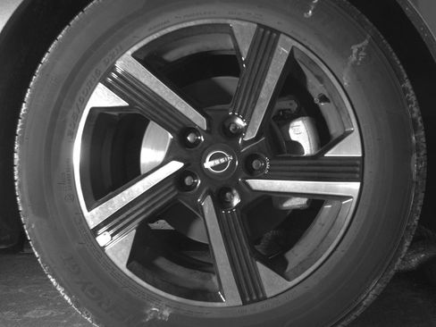 Used 2025 Nissan Sentra SV FWD image 13