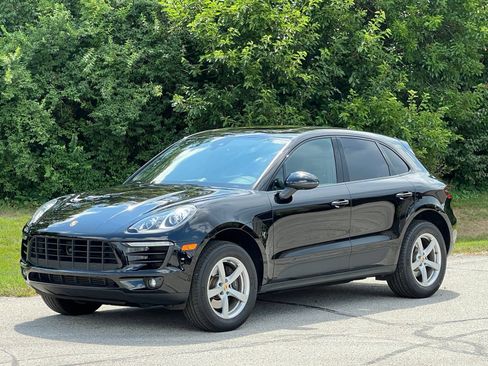 Certified 2017 Porsche Macan AWD/4WD image 1