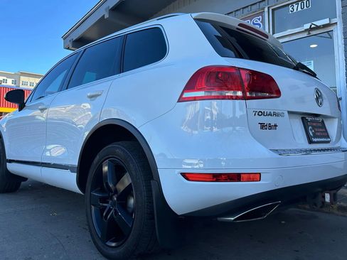 Used 2013 Volkswagen Touareg Sport image 5