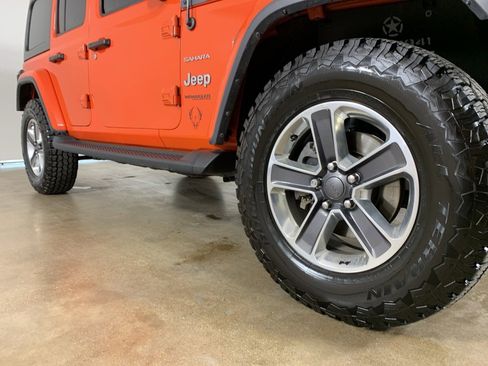 Used 2018 Jeep Wrangler Unlimited Sahara image 6