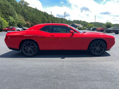 Used 2019 Dodge Challenger SXT w/ Blacktop Package RWD image 4