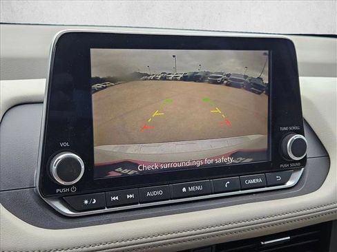 Used 2024 Nissan Rogue SV w/ SV Premium Package FWD image 14