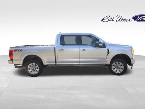 Certified 2020 Ford F250 Platinum w/ FX4 Off-Road Package image 4