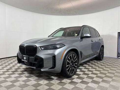 Used 2025 BMW X5 xDrive40i w/ M Sport Package AWD/4WD image 3