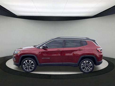 Used 2022 Jeep Compass Limited AWD/4WD image 5