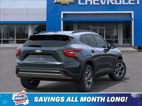 New 2026 Chevrolet Trax LT w/ Driver Confidence Package FWD image 4