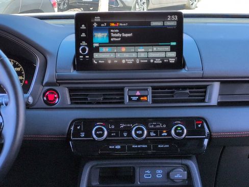 Used 2024 Honda Pilot TrailSport image 30