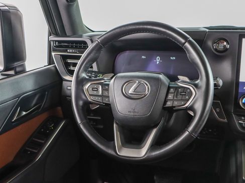 Used 2025 Lexus GX 550 w/ Accessory Package (Z1) image 13