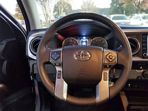 Used 2022 Toyota Tacoma 2WD Double Cab image 25