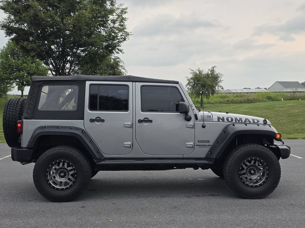 Used 2017 Jeep Wrangler Unlimited Sport w/ Connectivity Group AWD/4WD image 9