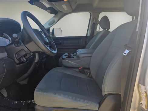 Used 2017 RAM 2500 Tradesman w/ Chrome Appearance Group image 4