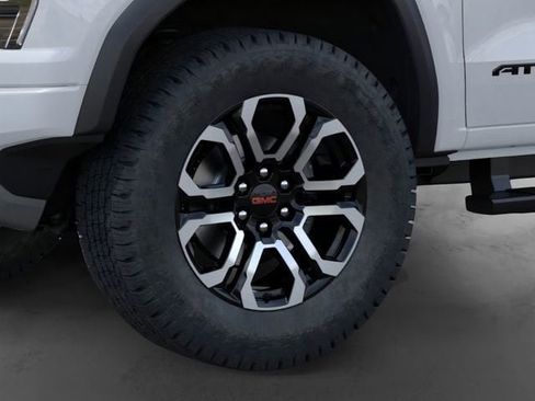 New 2026 GMC Canyon AT4 w/ AT4 Premium Package AWD/4WD image 9