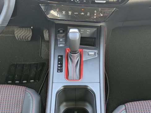 New 2026 Nissan Kicks SR w/ SR Premium Package FWD image 16