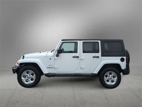 Used 2015 Jeep Wrangler Unlimited Sahara w/ Connectivity Group image 5