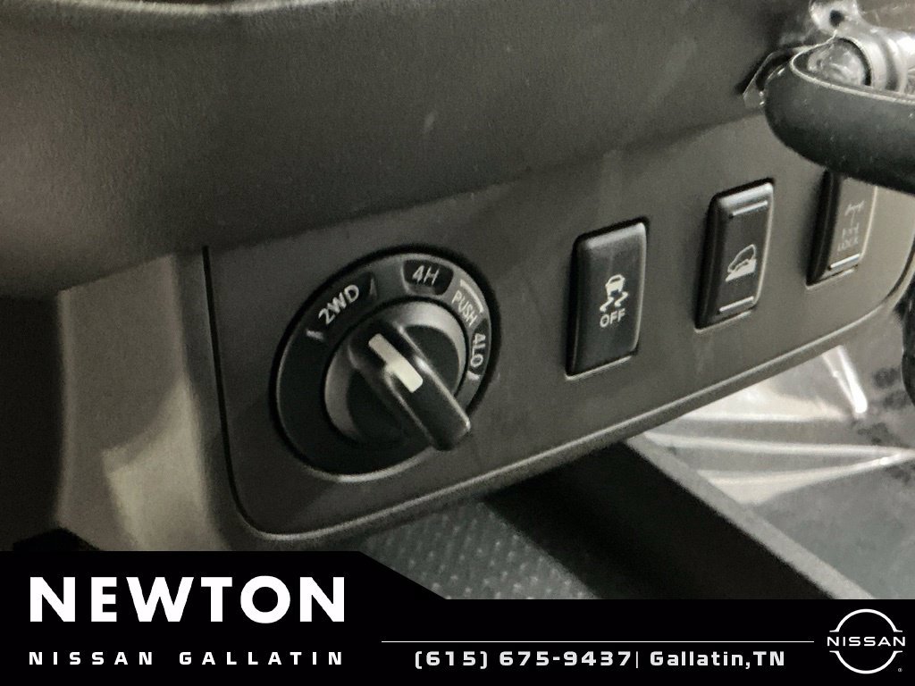 Used 2012 Nissan Xterra PRO-4X AWD/4WD image 8