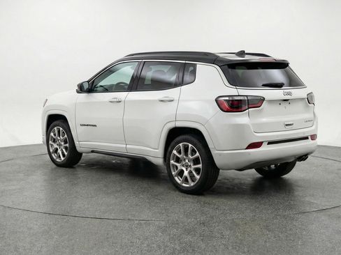 Used 2025 Jeep Compass Limited AWD/4WD image 6