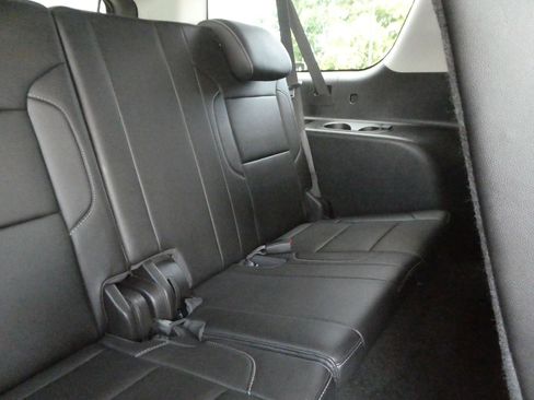 Used 2019 Chevrolet Suburban LT RWD image 31