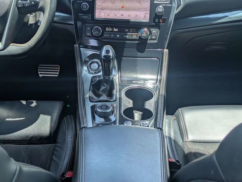 Used 2021 Nissan Maxima SR w/ Sport Mat Group FWD image 18