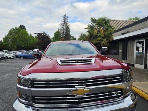 Used 2019 Chevrolet Silverado 2500 LTZ w/ Duramax Plus Package AWD/4WD image 9