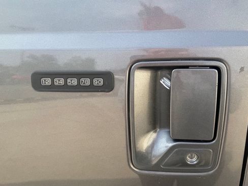 Used 2012 Ford F250 Lariat w/ Lariat Interior Pkg AWD/4WD image 12