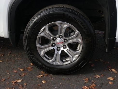 Used 2025 GMC Sierra 1500 SLT image 10