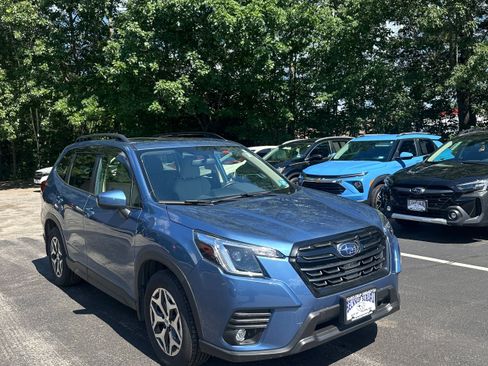 Used 2024 Subaru Forester Premium AWD/4WD image 3
