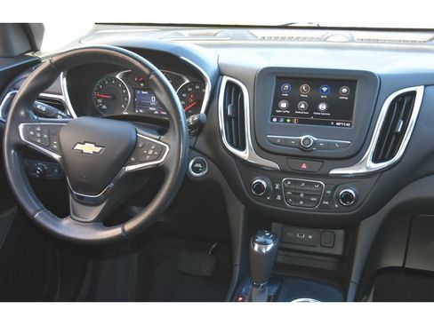 Used 2020 Chevrolet Equinox LT w/ Driver Convenience Package image 17